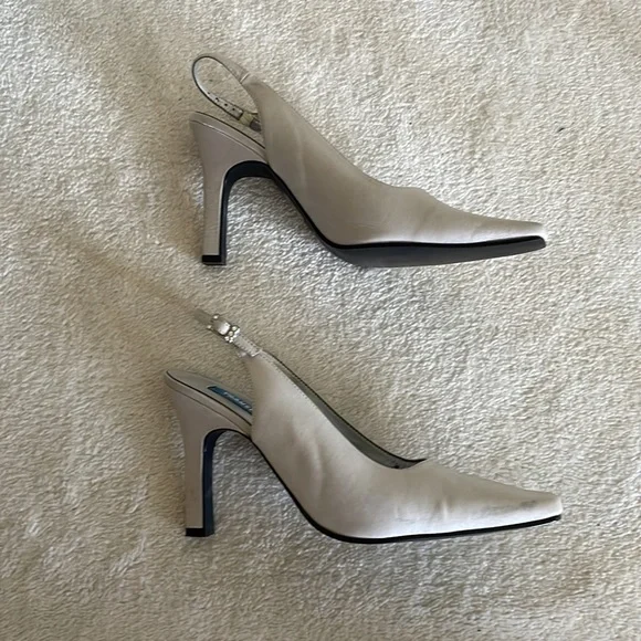 Y2K silver Satin Sling back Pumps - Picture 4 of 13